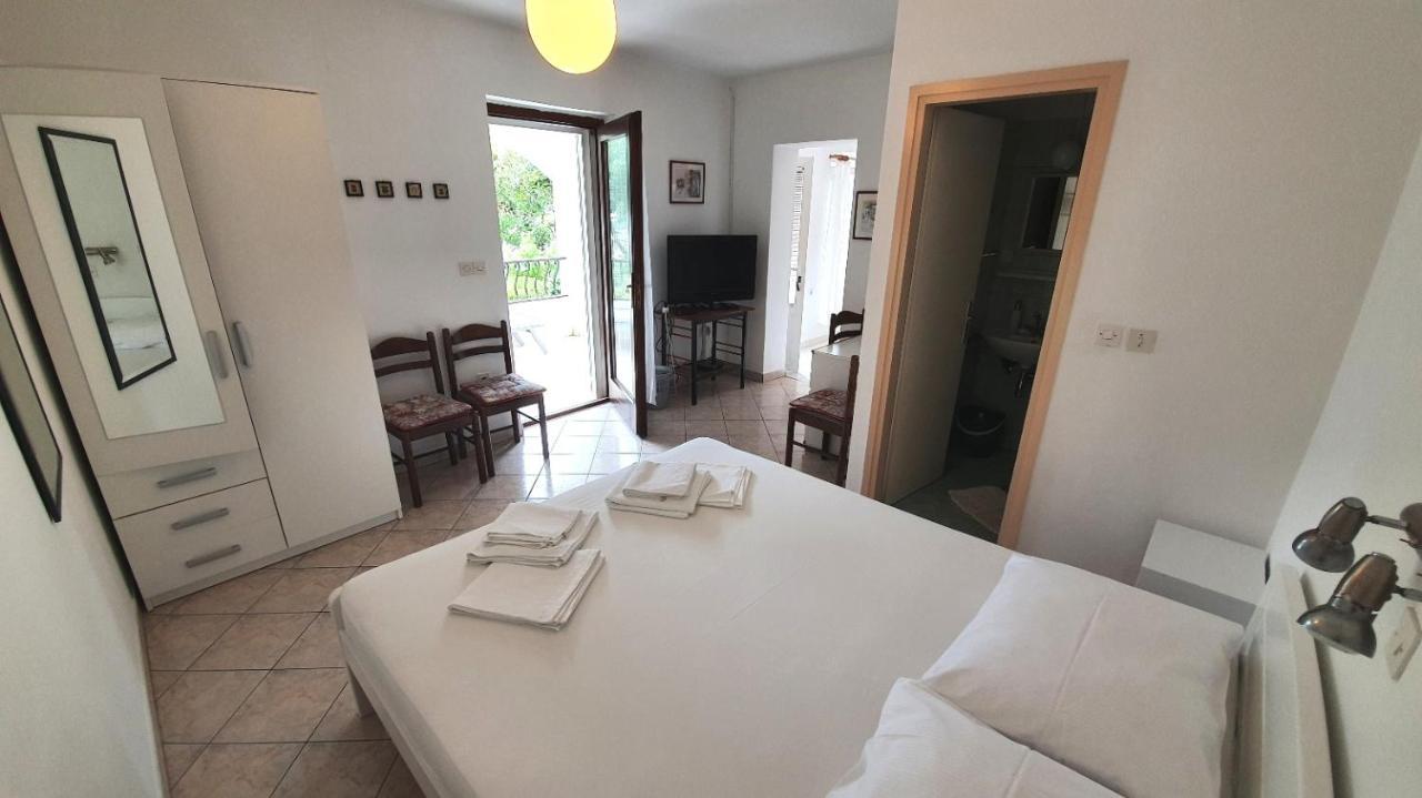 Apartments Dora Banjol Extérieur photo
