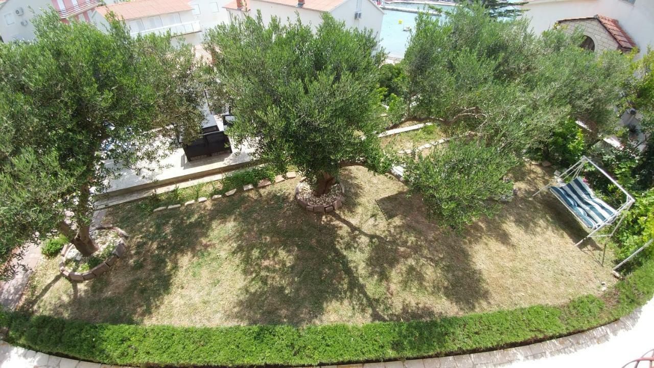 Apartments Dora Banjol Extérieur photo